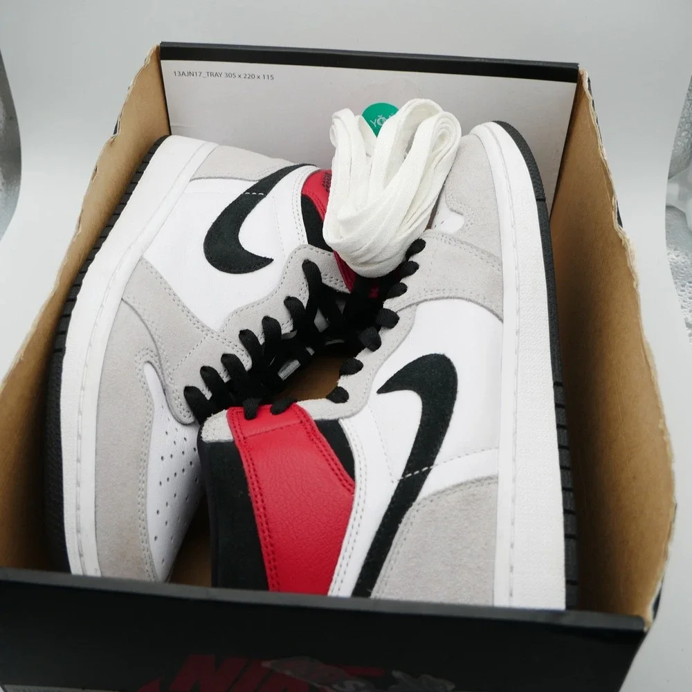 Nike‎ Air Jordan 1 Retro High OG Light Smoke Grey 555088-126 Mens 8.5 White Red